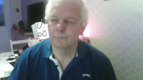 Snapshot of ray47 chatting on December 1, 2025, 4:12 pm ray47 online show from December 1, 2025, 4:12 pm