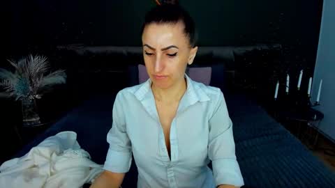 rebecca_diamonds online show from February 9, 2026, 6:39 am