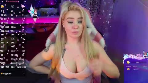 Snapshot of redvelveten chatting on January 18, 2026, 2:32 pm Ronnie online show from January 18, 2026, 2:32 pm