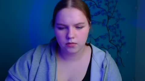 Reina online show from January 10, 2026, 12:29 pm