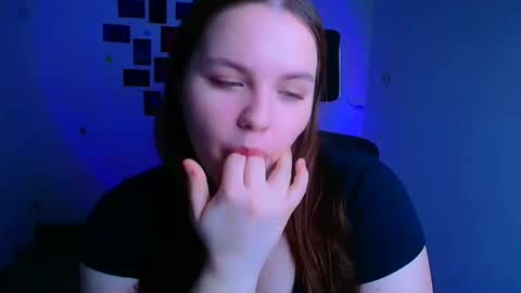 Reina online show from March 1, 2026, 6:15 am