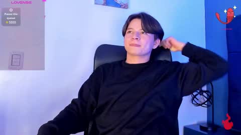 Snapshot of remiblythe chatting on January 2, 2025, 7:51 pm RemiBlythe online show from January 2, 2025, 7:51 pm