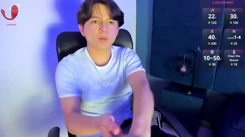 Snapshot of remiblythe chatting on February 6, 2025, 8:23 pm RemiBlythe online show from February 6, 2025, 8:23 pm