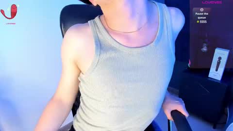 Snapshot of remiblythe chatting on February 26, 2025, 12:05 am RemiBlythe online show from February 26, 2025, 12:05 am