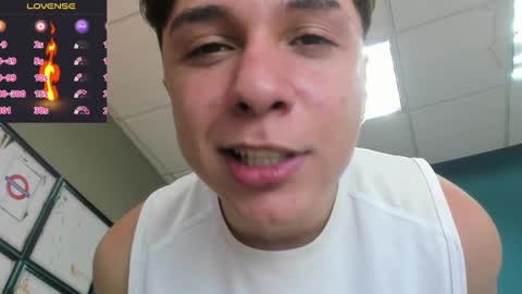 Snapshot of rhaegal_hot chatting on December 19, 2024, 8:23 pm Rhaegal online show from December 19, 2024, 8:23 pm