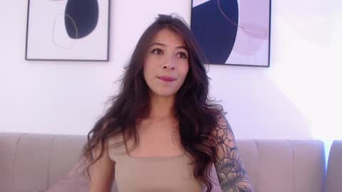 Snapshot of riley_bensongh chatting on December 15, 2024, 8:15 pm Riley online show from December 15, 2024, 8:15 pm