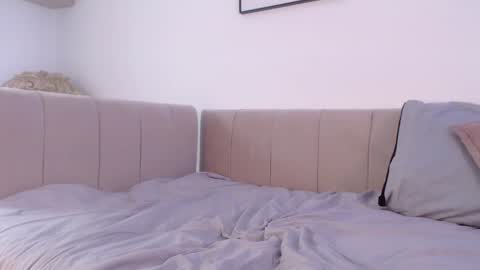 Snapshot of riley_bensongh chatting on January 31, 2025, 2:26 am Riley online show from January 31, 2025, 2:26 am