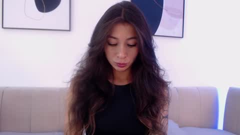 Snapshot of riley_bensongh chatting on February 8, 2025, 7:59 pm Riley online show from February 8, 2025, 7:59 pm