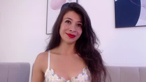 Snapshot of riley_bensongh chatting on February 8, 2025, 11:02 pm Riley online show from February 8, 2025, 11:02 pm