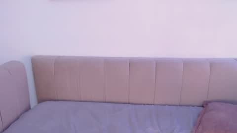 Snapshot of riley_bensongh chatting on February 26, 2025, 11:26 pm Riley online show from February 26, 2025, 11:26 pm