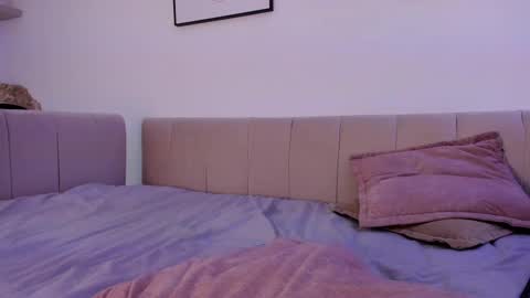 Snapshot of riley_bensongh chatting on March 7, 2025, 2:36 am Riley online show from March 7, 2025, 2:36 am