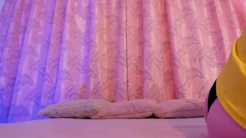 Snapshot of riley_bensongh chatting on September 21, 2025, 9:05 pm Riley online show from September 21, 2025, 9:05 pm