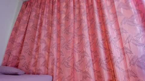 Snapshot of riley_bensongh chatting on December 2, 2025, 9:43 pm Riley online show from December 2, 2025, 9:43 pm