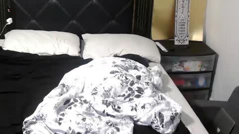 Snapshot of riversaint chatting on September 12, 2025, 12:11 am River Saint online show from September 12, 2025, 12:11 am