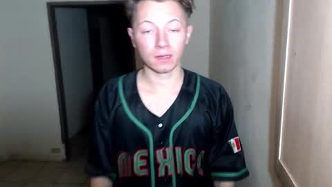 Snapshot of roastingcorn chatting on February 5, 2026, 9:36 am RoastingCorn online show from February 5, 2026, 9:36 am