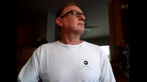 robo0000 online show from December 3, 2025, 9:24 pm