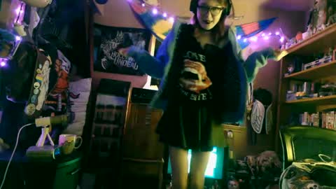 Snapshot of robynethedemon chatting on December 4, 2024, 2:20 am robynethedemon online show from December 4, 2024, 2:20 am