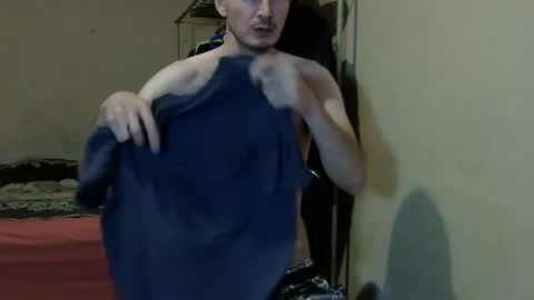 Snapshot of ronniemaster chatting on January 9, 2025, 1:29 am ronniemaster online show from January 9, 2025, 1:29 am