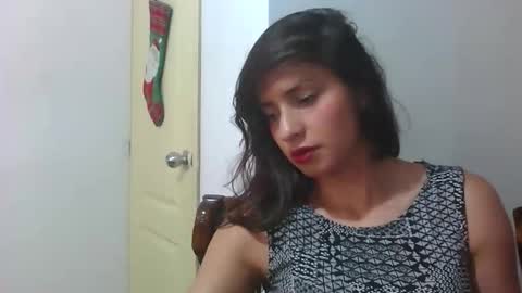 rosasvioletas online show from December 22, 2025, 9:12 pm