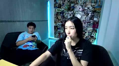 Snapshot of roseandviktor23 chatting on September 18, 2025, 2:35 am Rose Sins and Don Viktor online show from September 18, 2025, 2:35 am