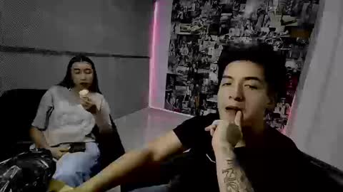 Snapshot of roseandviktor23 chatting on September 19, 2025, 10:43 pm Rose Sins and Don Viktor online show from September 19, 2025, 10:43 pm