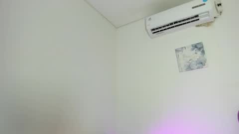 Snapshot of roxy_stone1 chatting on February 9, 2026, 7:29 pm roxy_stone1 online show from February 9, 2026, 7:29 pm