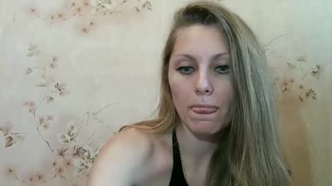 roxyfox18x01 online show from February 11, 2026, 10:09 am