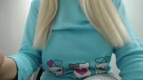 Snapshot of ruby988 chatting on February 18, 2026, 9:55 pm ruby988 online show from February 18, 2026, 9:55 pm