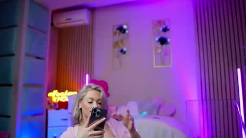 Snapshot of sabrinajadex chatting on February 10, 2026, 5:33 am SabrinaJade online show from February 10, 2026, 5:33 am