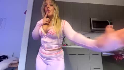 Snapshot of sageblue5683 chatting on November 8, 2025, 3:50 am Shaina Blue online show from November 8, 2025, 3:50 am