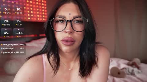 saintjade online show from March 1, 2026, 4:14 am