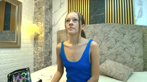 salome_cruxx online show from January 14, 2026, 11:27 am