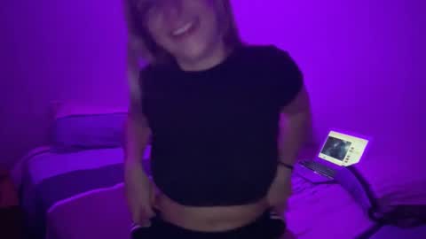 Snapshot of samantha_rooms chatting on February 5, 2026, 1:21 am Samantha Rooms online show from February 5, 2026, 1:21 am