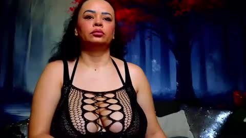 Snapshot of samiraevans chatting on February 9, 2026, 9:19 pm online show from February 9, 2026, 9:19 pm