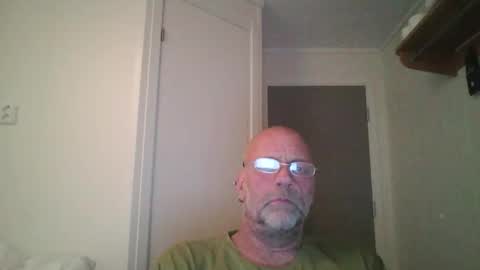 sandnesrune523 online show from November 20, 2025, 6:40 pm