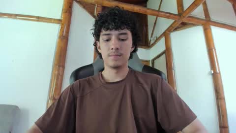 santi_twink19 online show from February 12, 2026, 7:09 pm