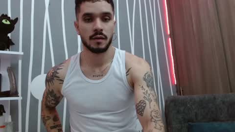 Snapshot of santti_torres chatting on September 24, 2025, 2:59 am Santy Torres online show from September 24, 2025, 2:59 am