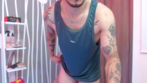 Snapshot of santti_torres chatting on November 30, 2025, 4:27 am Santy Torres online show from November 30, 2025, 4:27 am