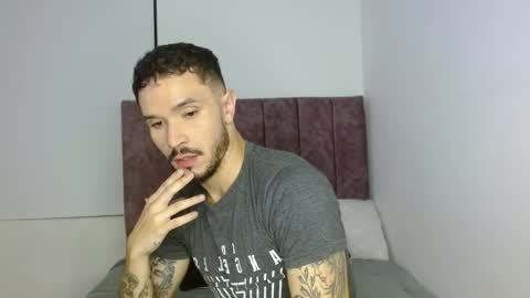 Snapshot of santti_torres chatting on February 11, 2026, 3:55 am Santy Torres online show from February 11, 2026, 3:55 am