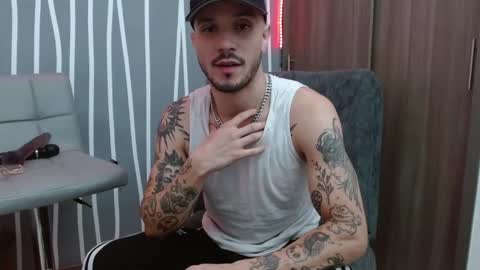 Snapshot of santti_torres chatting on February 26, 2026, 4:00 am Santy Torres online show from February 26, 2026, 4:00 am