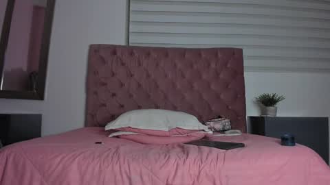 Snapshot of sara_hoot_ chatting on January 28, 2025, 7:22 am Sara HooT online show from January 28, 2025, 7:22 am