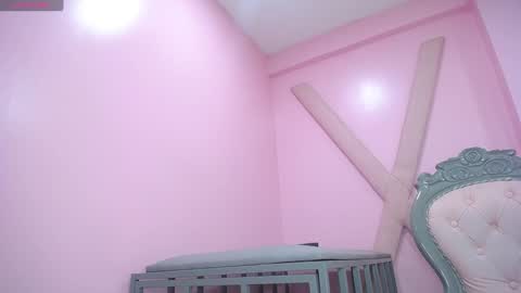 Snapshot of sara_hoot_ chatting on February 5, 2025, 7:39 am Sara HooT online show from February 5, 2025, 7:39 am