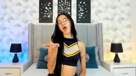 Snapshot of sara_secrets chatting on February 14, 2026, 12:24 pm SARA SANTACRUZ online show from February 14, 2026, 12:24 pm