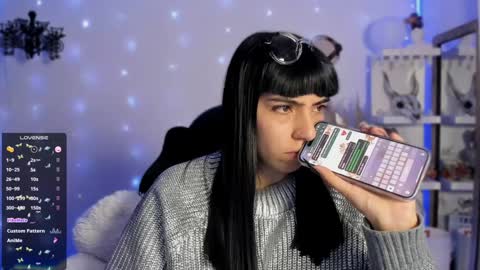 Sara online show from December 9, 2024, 11:24 pm