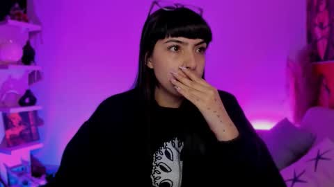 Sara online show from October 16, 2025, 10:44 pm