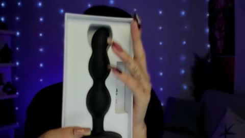 Sara online show from December 1, 2025, 10:48 pm