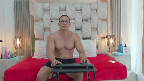 Snapshot of saraandjhony chatting on January 11, 2025, 4:25 pm saraANDyoni online show from January 11, 2025, 4:25 pm