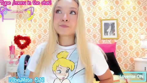 SaraAvila  online show from February 2, 2026, 9:24 pm