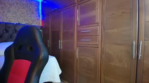 Sarah  online show from February 12, 2026, 12:00 pm