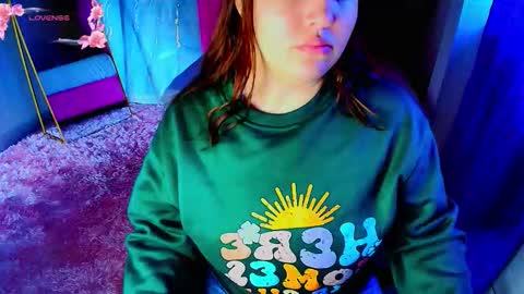 S A R A H  online show from November 26, 2025, 12:17 pm